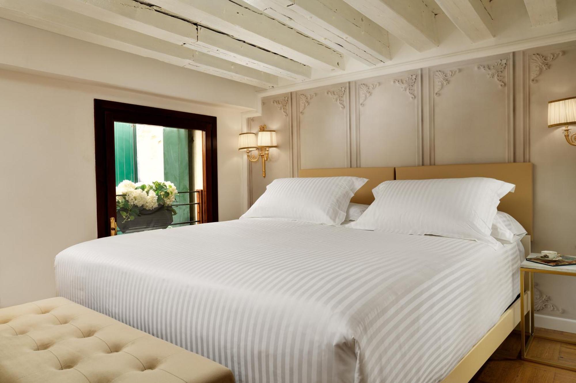Swan Dolcevita Prestige Stay - Canal View & Exclusive Experience Venice Exterior photo